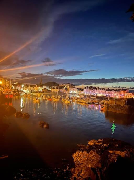 Paramount Apartments Ilfracombe, Arty Seaside Holiday Apartments 외부 사진
