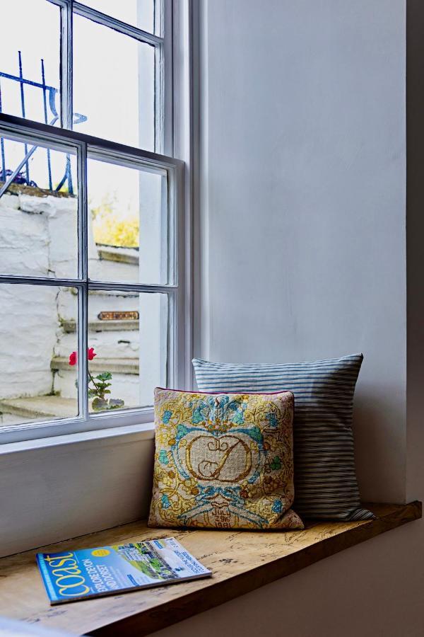 Paramount Apartments Ilfracombe, Arty Seaside Holiday Apartments 외부 사진