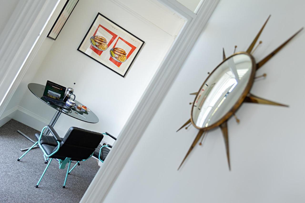 Paramount Apartments Ilfracombe, Arty Seaside Holiday Apartments 외부 사진