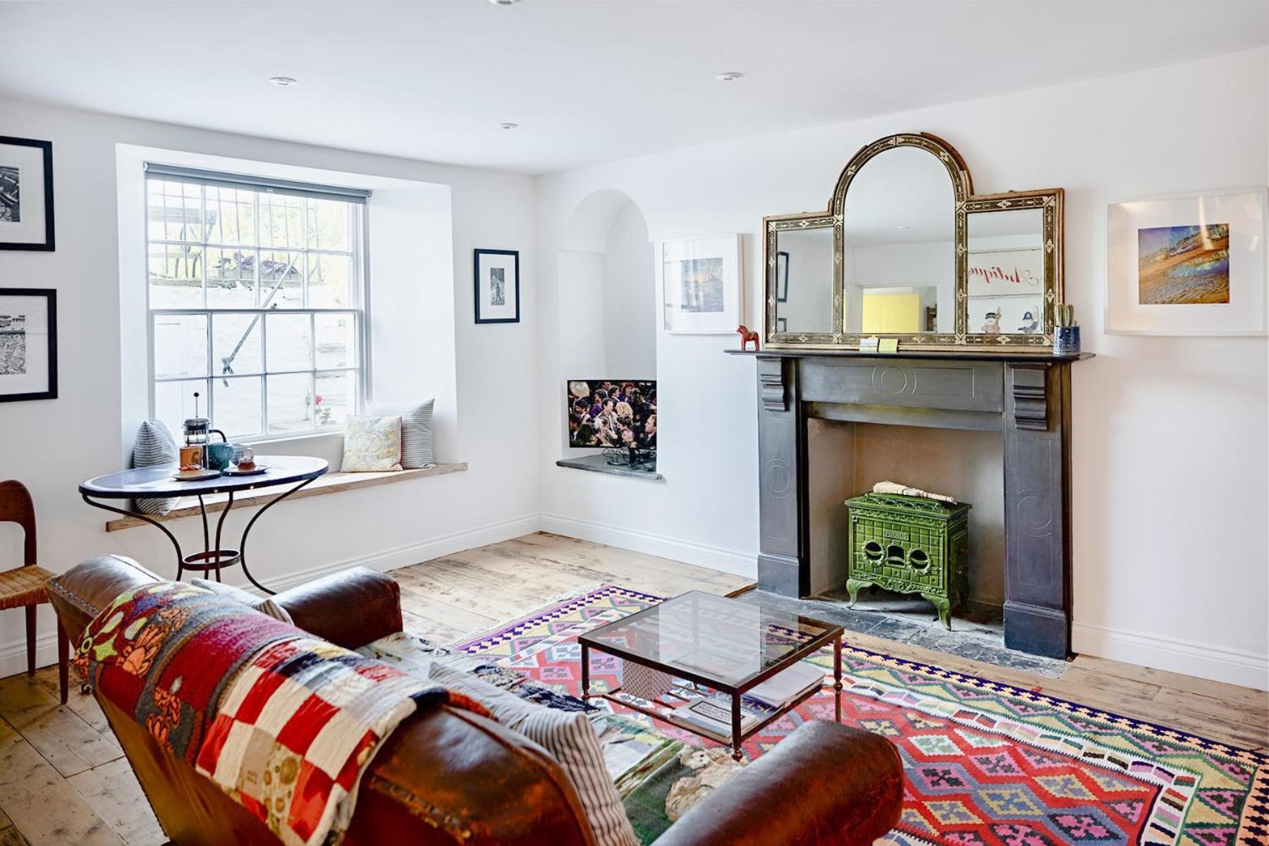 Paramount Apartments Ilfracombe, Arty Seaside Holiday Apartments 외부 사진