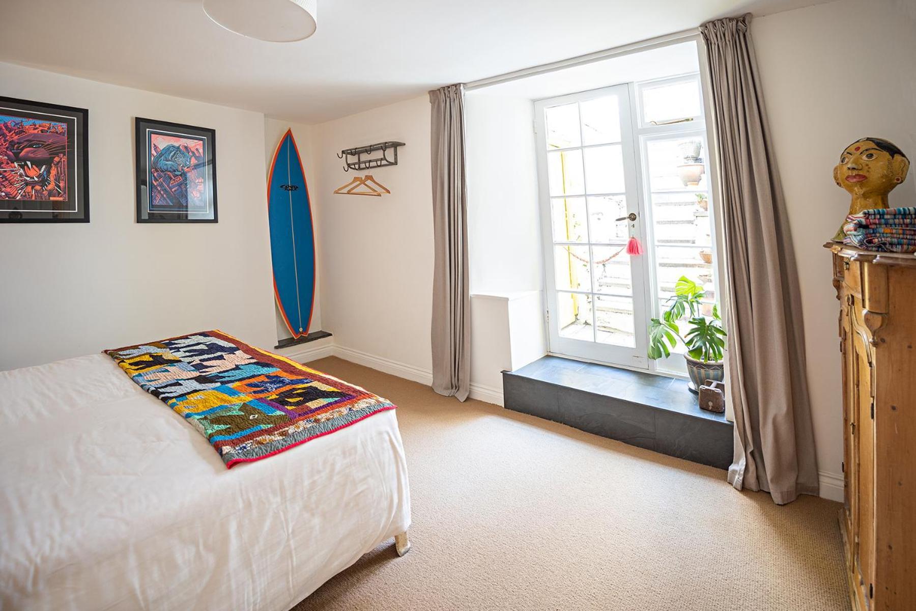 Paramount Apartments Ilfracombe, Arty Seaside Holiday Apartments 객실 사진